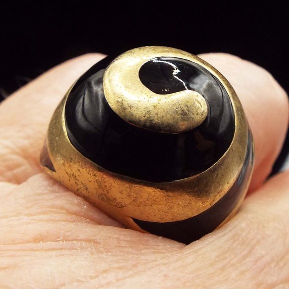 LIA SOPHIA "YOU'RE GETTING SLEEPY" HYPNOTIC TWILIGHT ZONE DOME RING 22 - Picture 3 of 3